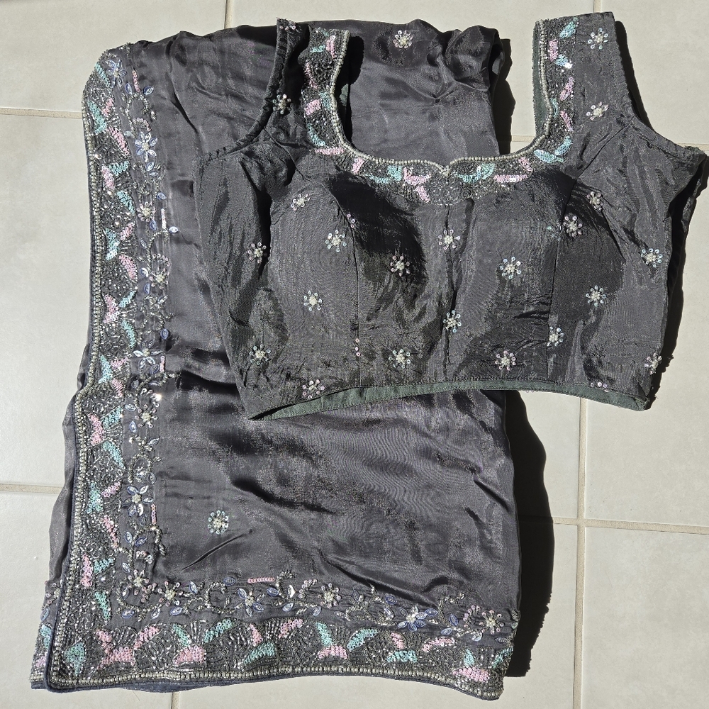 Designer Modern Bollywood Organza Saree Gray Stitched Blouse M